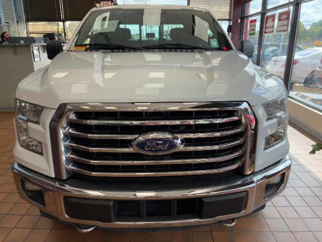 Used 2017 Ford F150 XLT w/ Equipment Group 302A Luxury AWD/4WD image 4