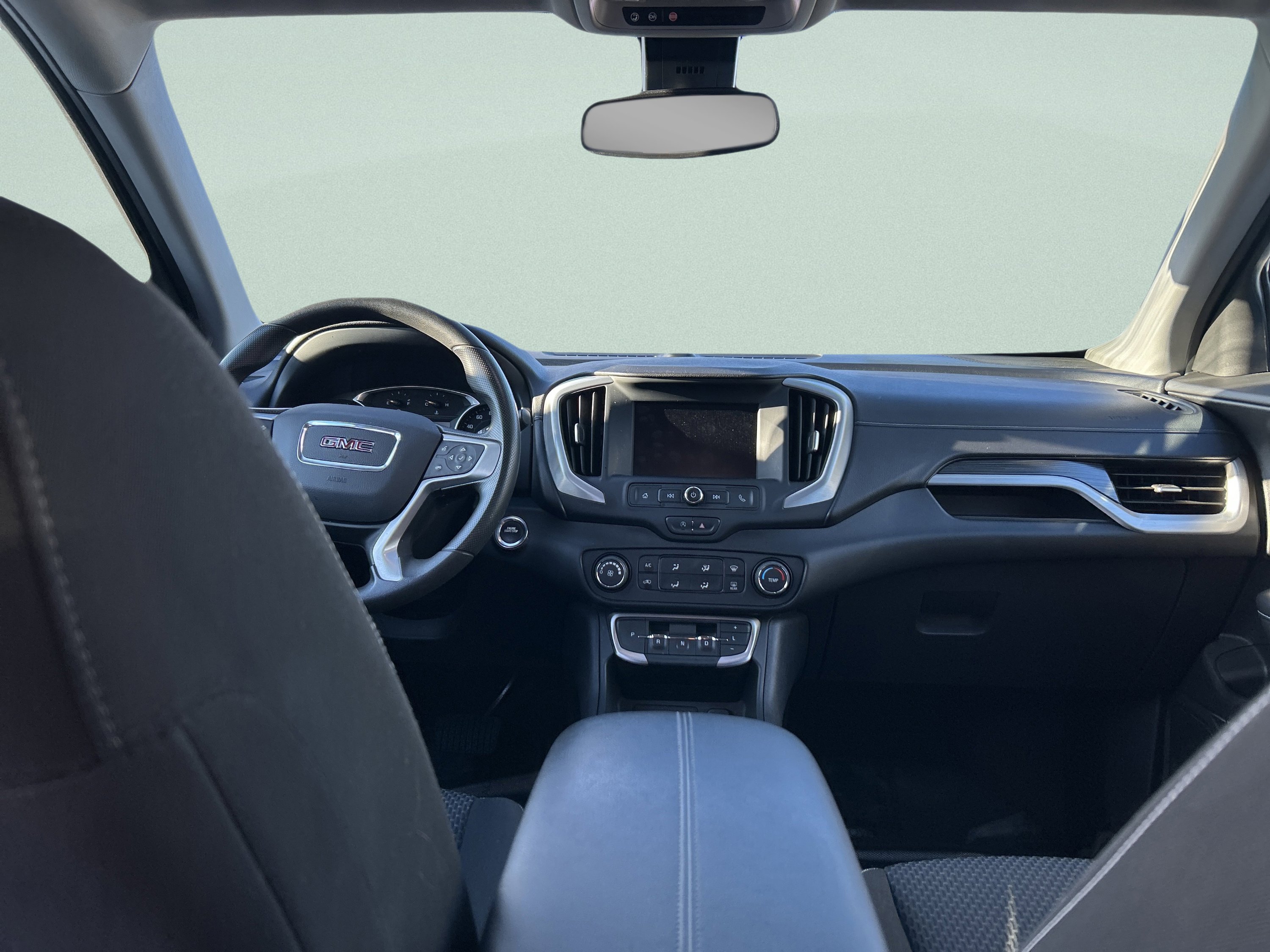 Used 2022 GMC Terrain SLE image 17