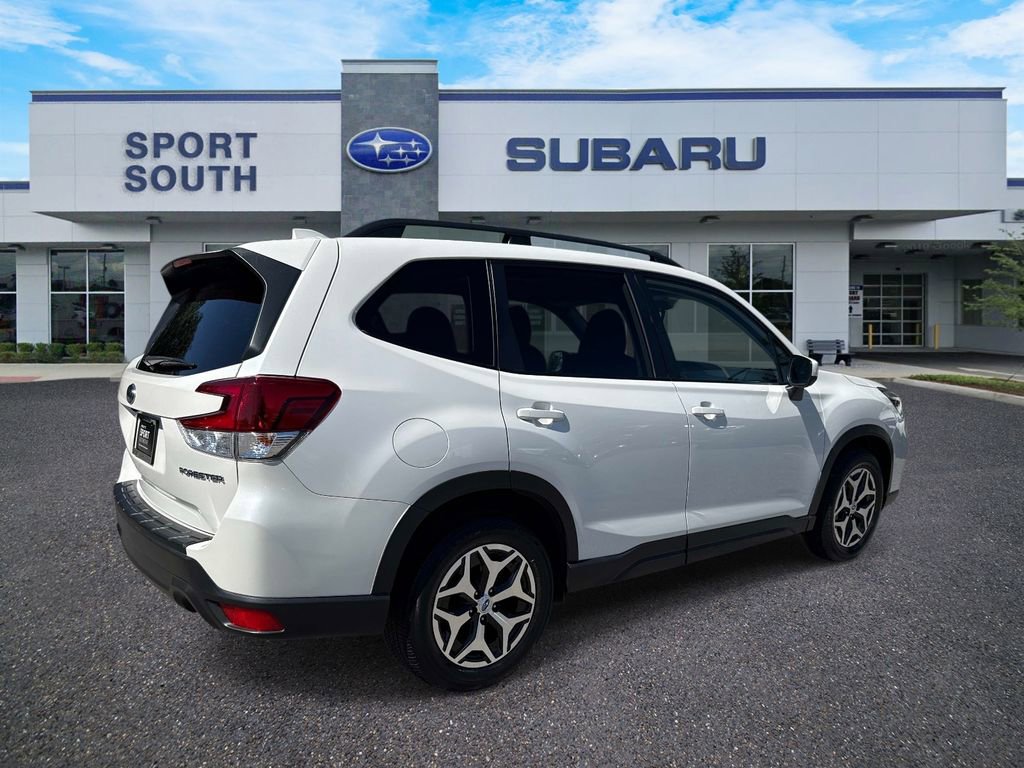 Used 2019 Subaru Forester Premium AWD/4WD image 3