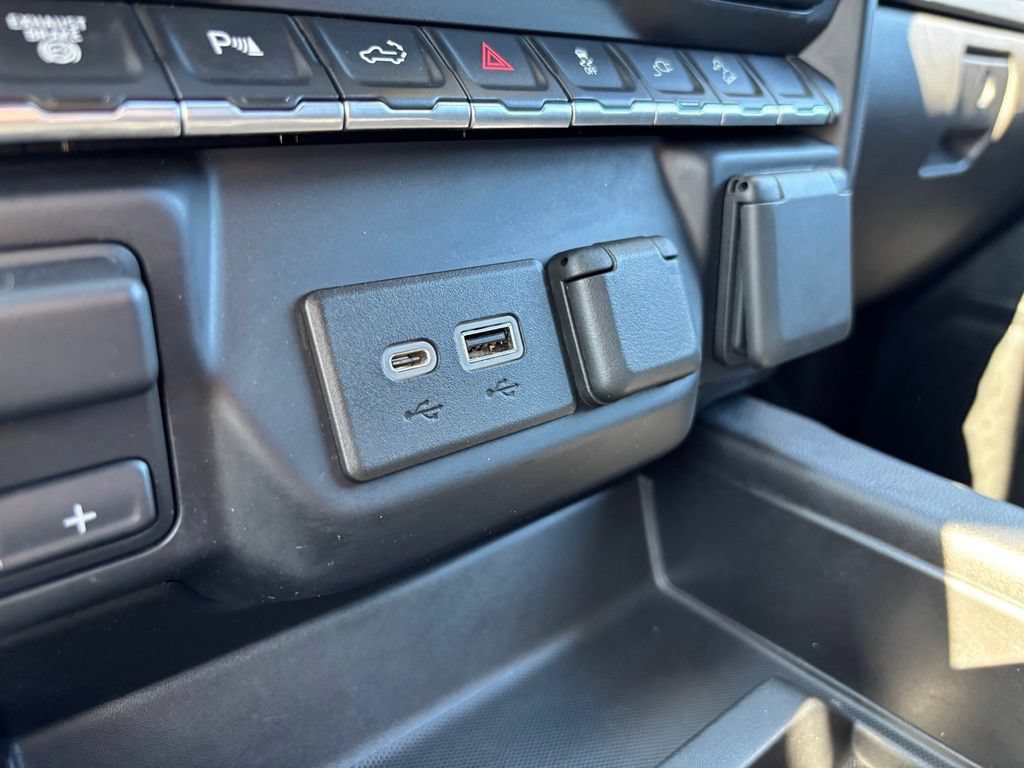 Used 2021 Chevrolet Silverado 2500 LTZ w/ LTZ Plus Package AWD/4WD image 26
