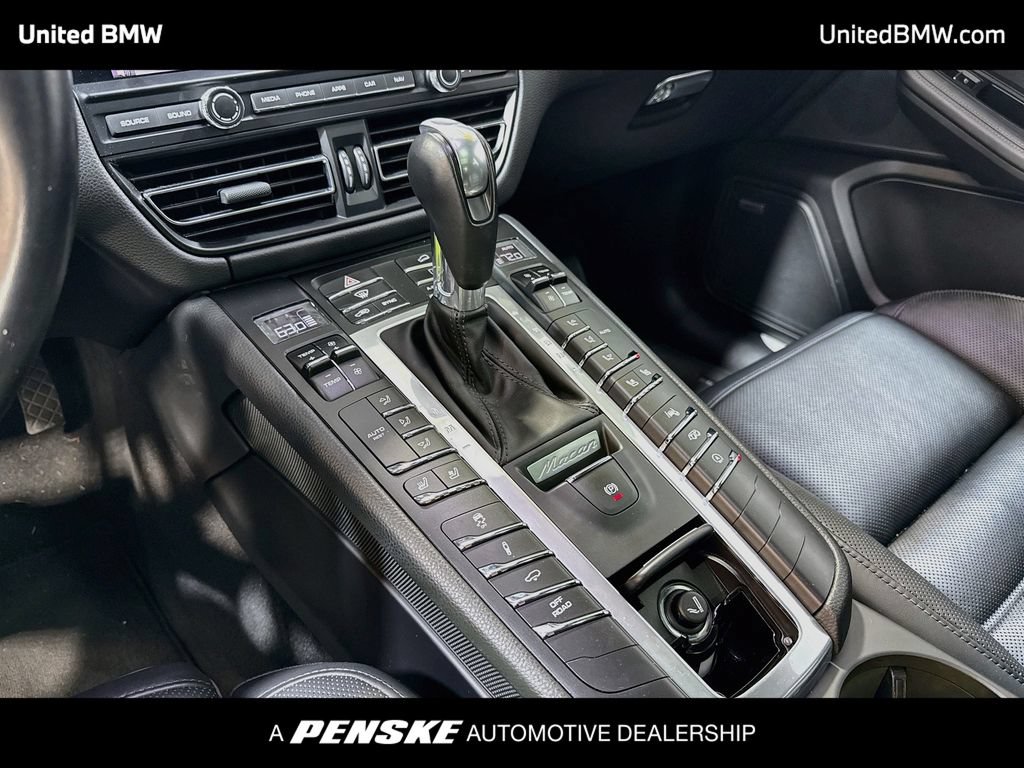 Used 2020 Porsche Macan Turbo AWD/4WD image 18