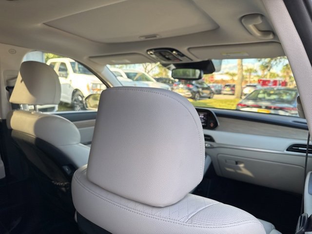 Used 2022 Hyundai Palisade SEL w/ 8P Bench Seat Package image 12