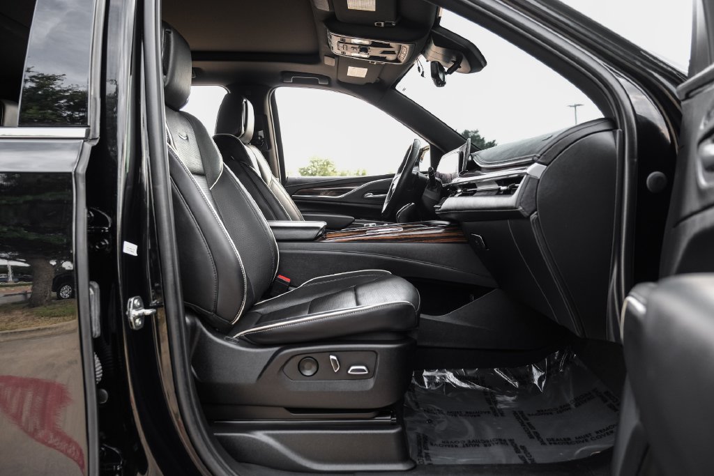 Used 2023 Cadillac Escalade ESV Premium Luxury RWD image 39