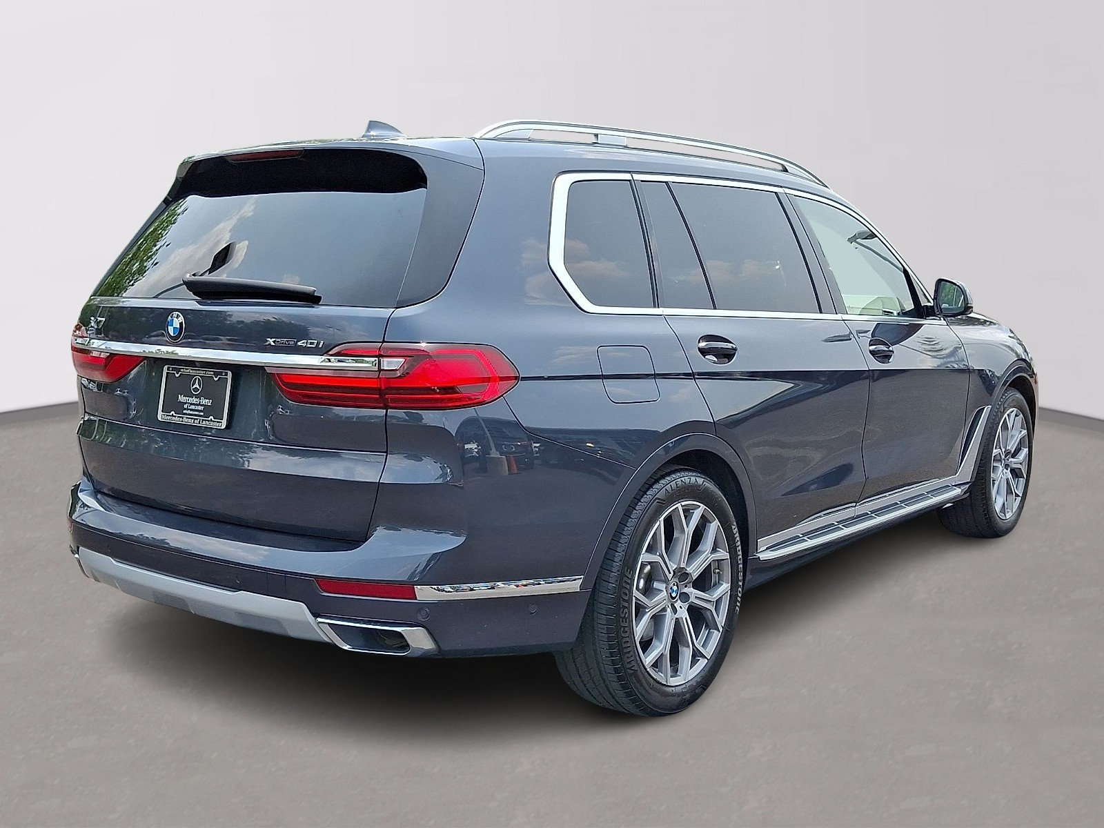 Used 2022 BMW X7 xDrive40i w/ Executive Package AWD/4WD image 4