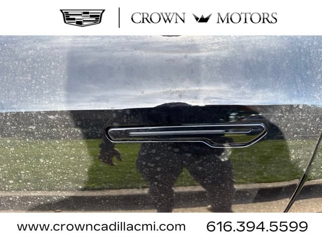 New 2027 Cadillac Vistiq Sport w/ LPO, Floor Liner Package AWD/4WD image 9