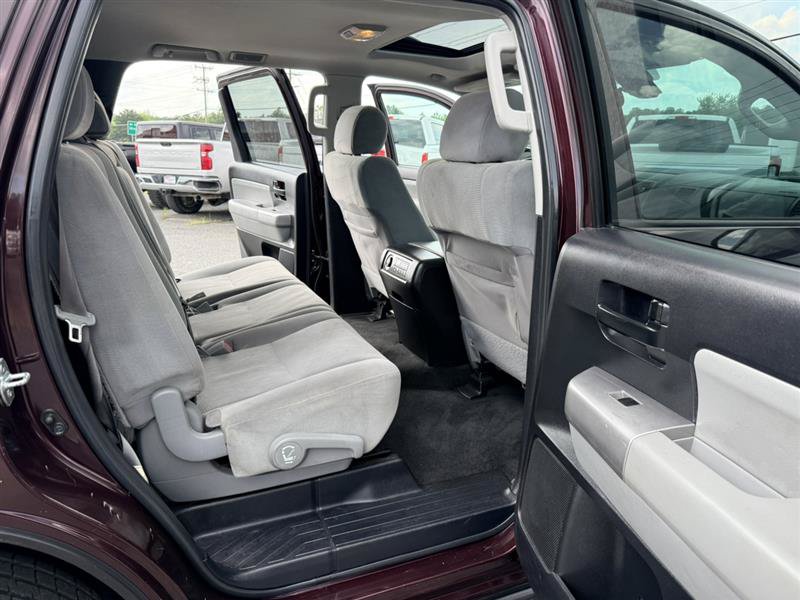 Used 2018 Toyota Sequoia SR5 w/ Carpet Cargo Mat Package AWD/4WD image 17