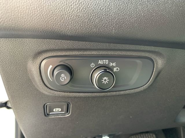 Used 2024 GMC Terrain SLE image 21