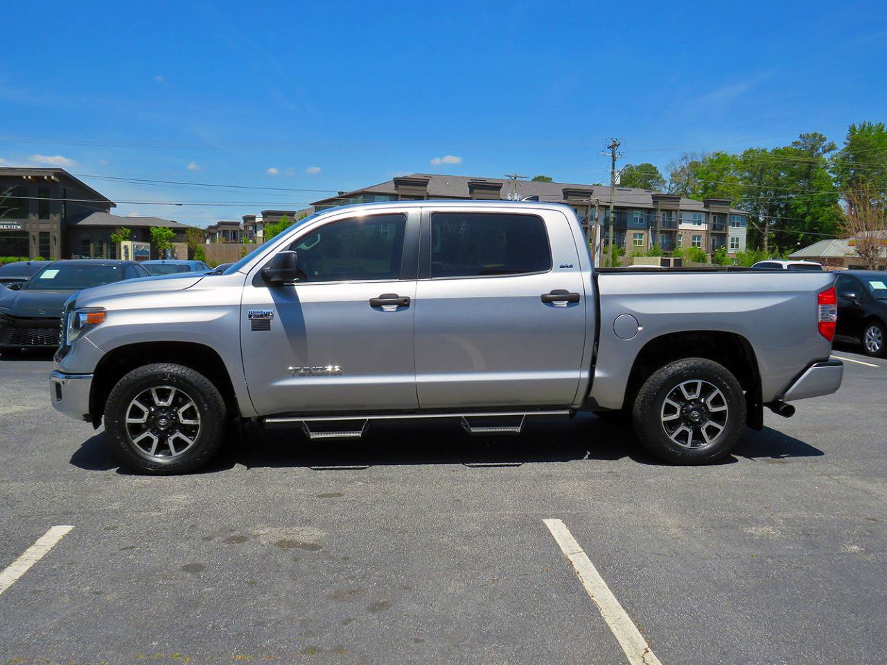 Used 2021 Toyota Tundra SR5 AWD/4WD image 10