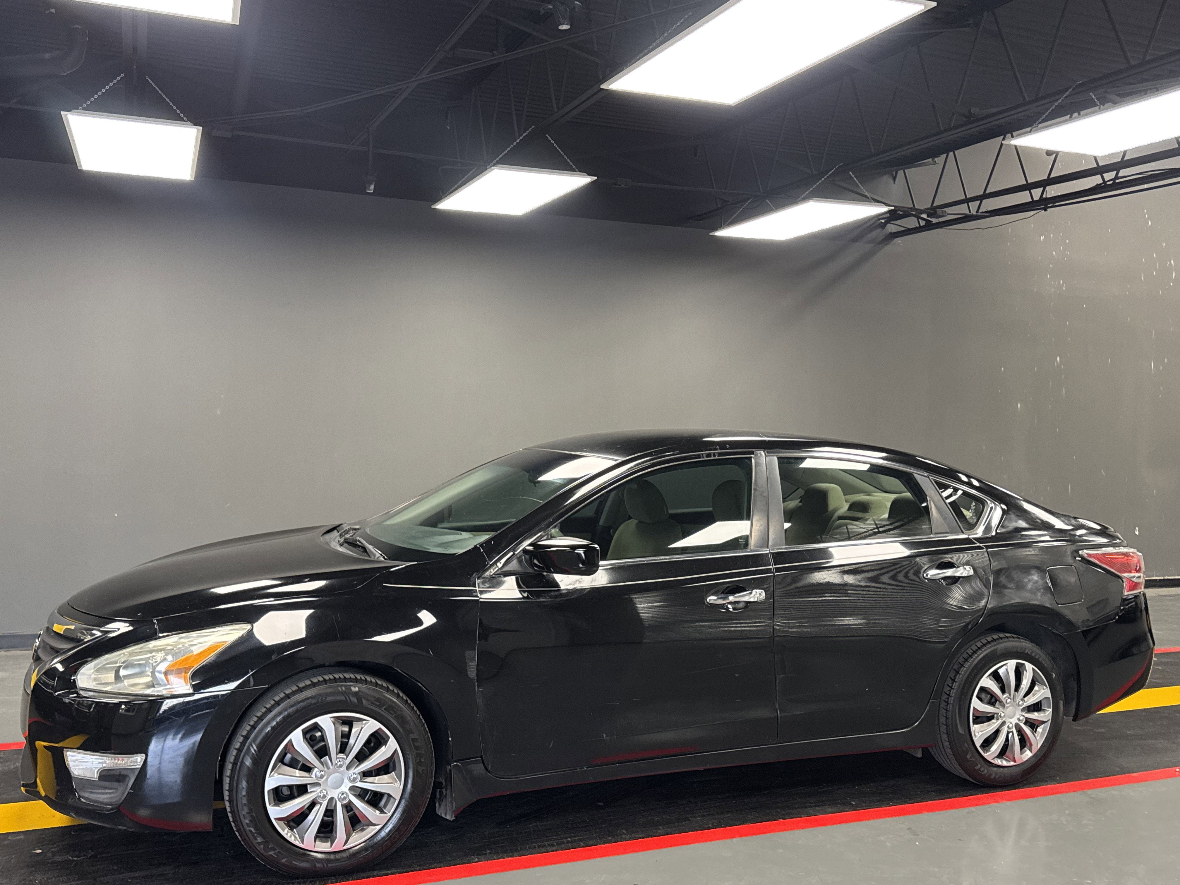 Used 2015 Nissan Altima 2.5 S w/ Power Driver Seat Package FWD image 2