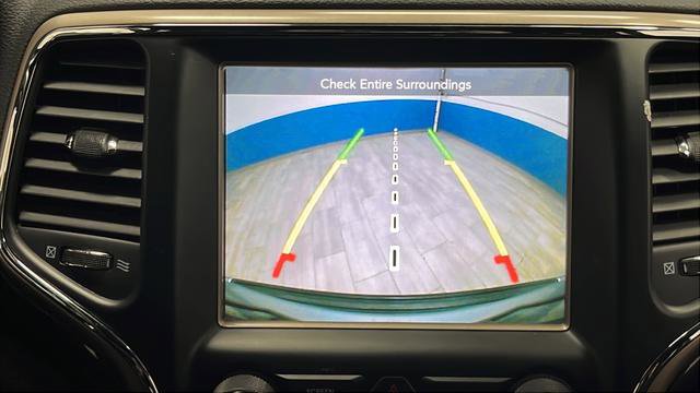 Used 2016 Jeep Grand Cherokee Laredo 75th Anniversary image 13