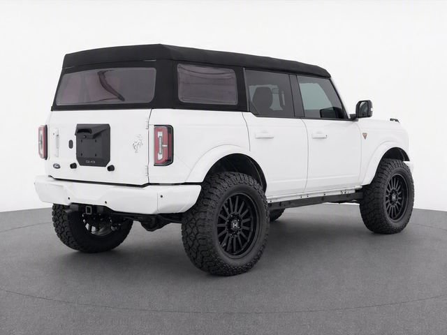 Used 2023 Ford Bronco Badlands AWD/4WD image 4