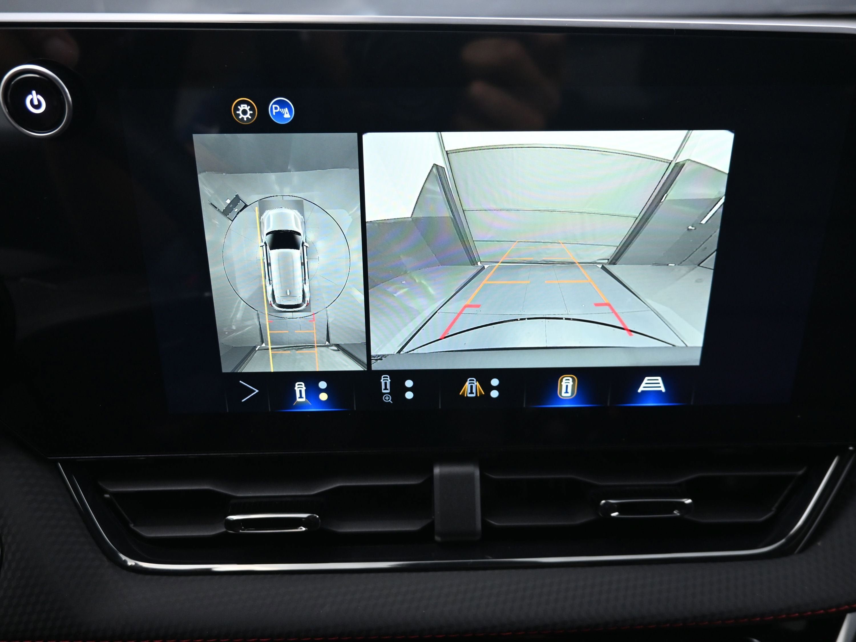 New 2026 Chevrolet Equinox RS w/ Safety and Technology Package AWD/4WD image 17