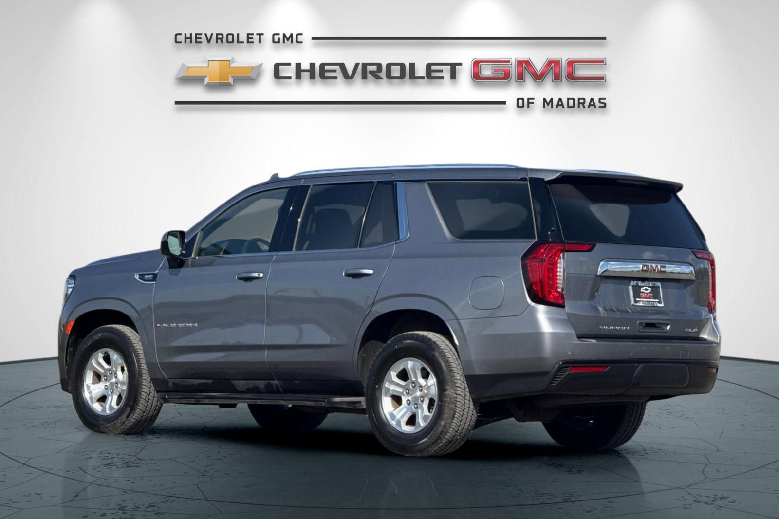 Used 2021 GMC Yukon SLE AWD/4WD image 5