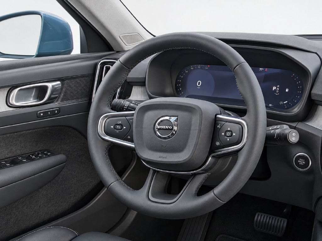 Certified 2024 Volvo XC40 B5 Plus w/ Protection Package Premier AWD/4WD image 20
