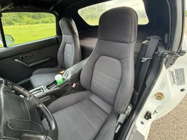 Used 1990 MAZDA MX-5 Miata RWD image 32