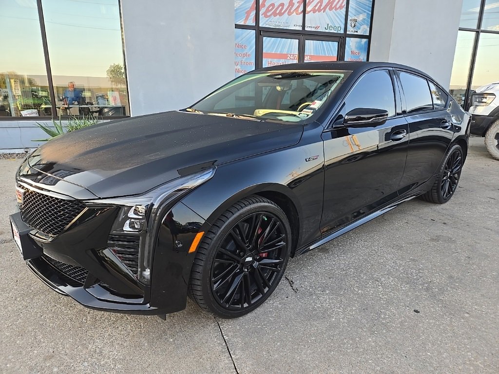Used 2026 Cadillac CT5 V w/ LPO, ONYX Package image 2
