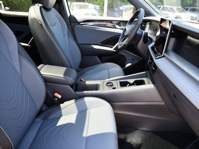 New 2026 Volkswagen Tiguan SE R-Line FWD image 29
