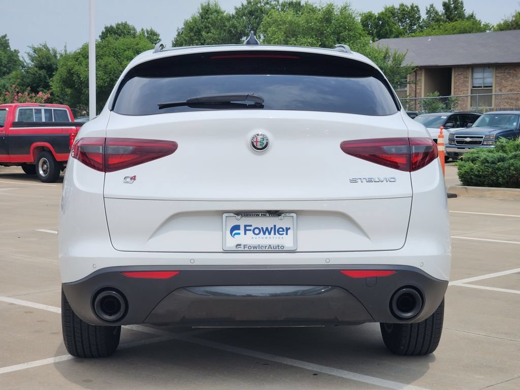 Used 2023 Alfa Romeo Stelvio Sprint AWD/4WD image 6