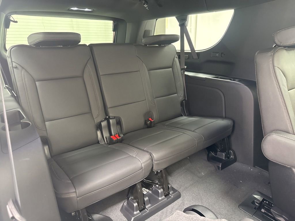 New 2025 Chevrolet Suburban High Country image 14