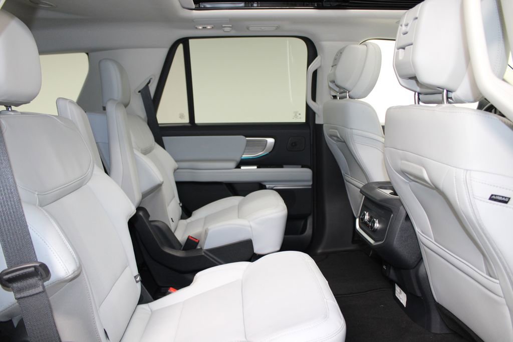 New 2026 Ford Expedition Platinum image 33
