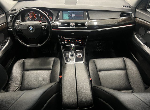 Used 2010 BMW 550i Gran Turismo xDrive AWD/4WD image 19