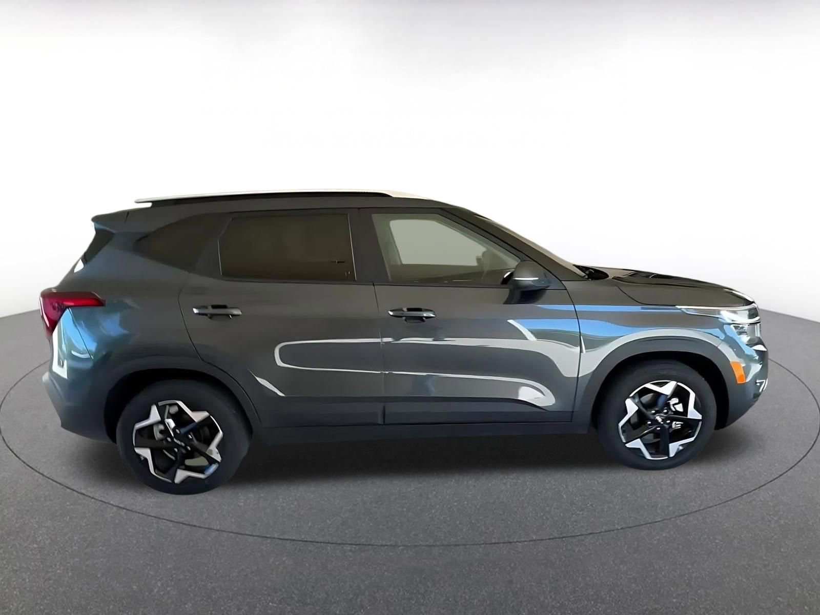 Used 2025 Kia Seltos S FWD image 16