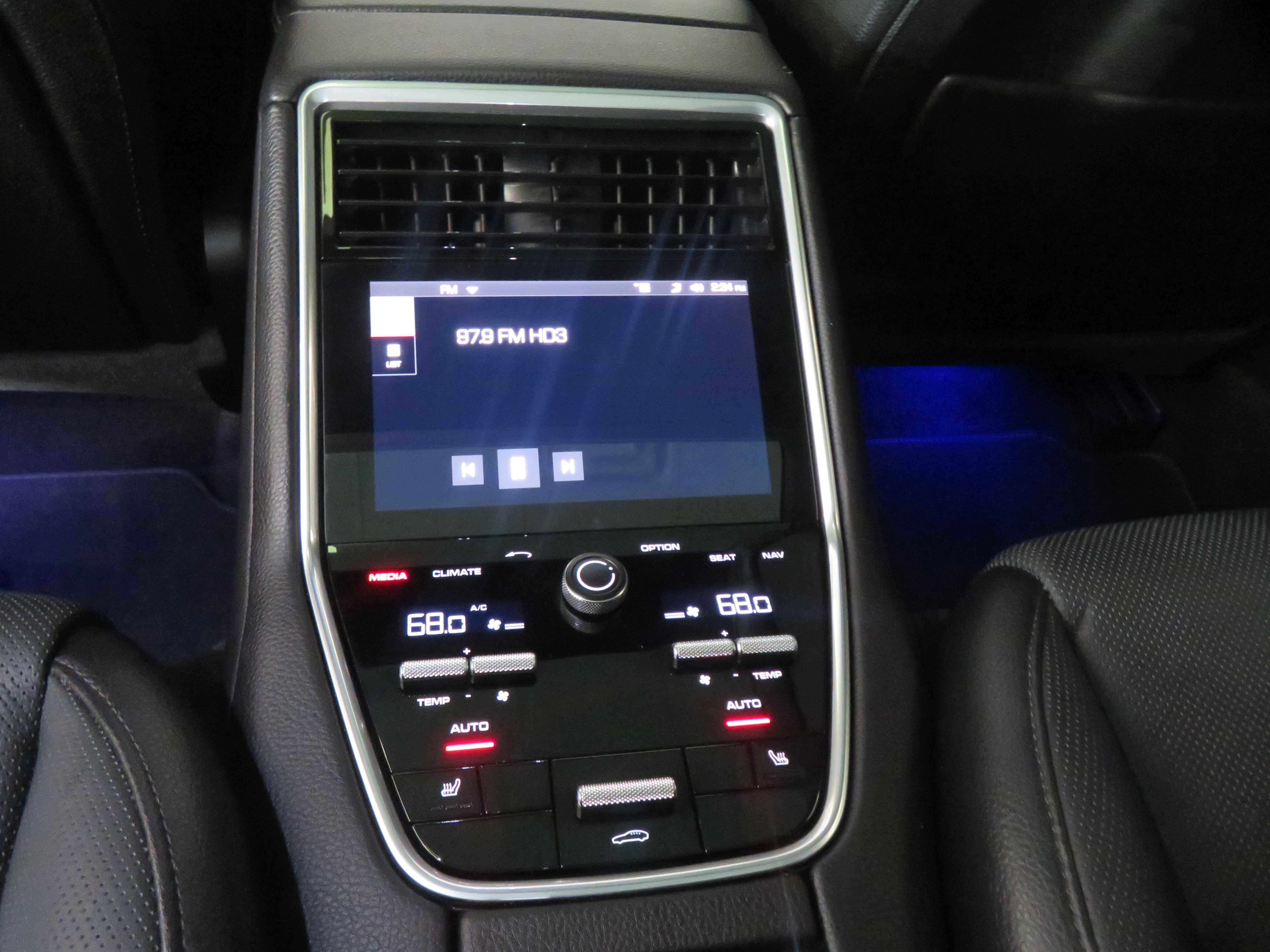 Used 2018 Porsche Panamera 4S AWD/4WD image 55
