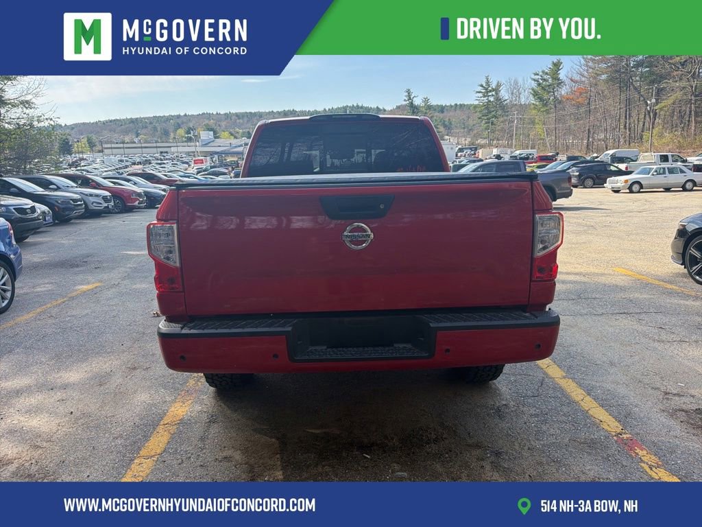 Used 2021 Nissan Titan SV w/ SV Convenience Package AWD/4WD image 3