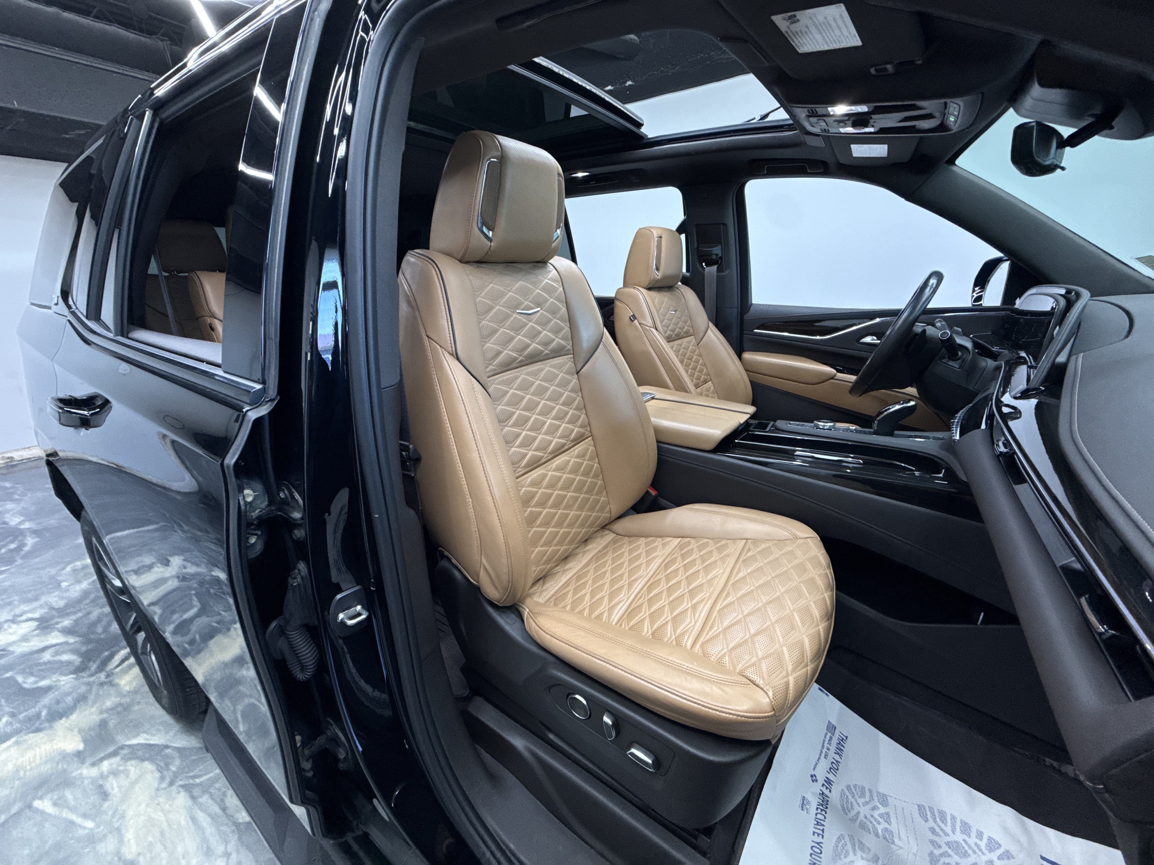 Used 2023 Cadillac Escalade Sport w/ LPO, Floor Liner Package AWD/4WD image 30