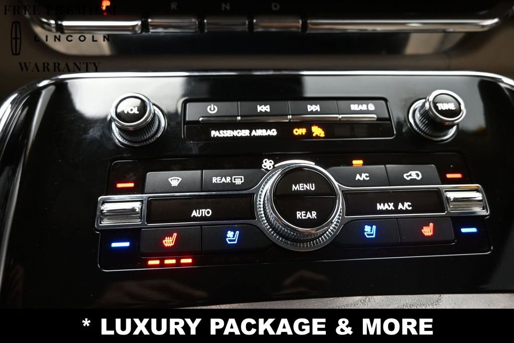 Used 2021 Lincoln Navigator Reserve w/ Luxury Package RWD image 19