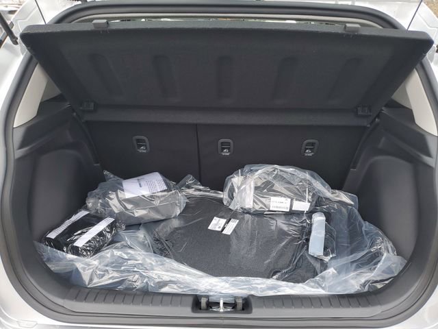 New 2026 Hyundai Venue SE image 8