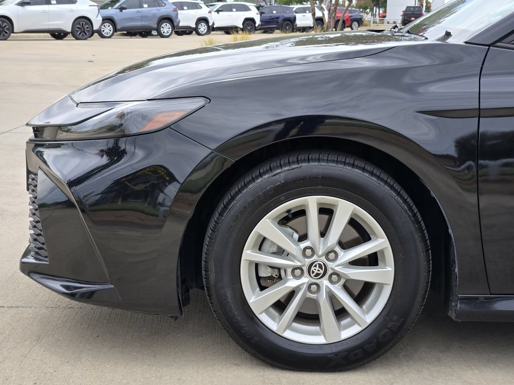 Used 2025 Toyota Camry LE FWD image 7