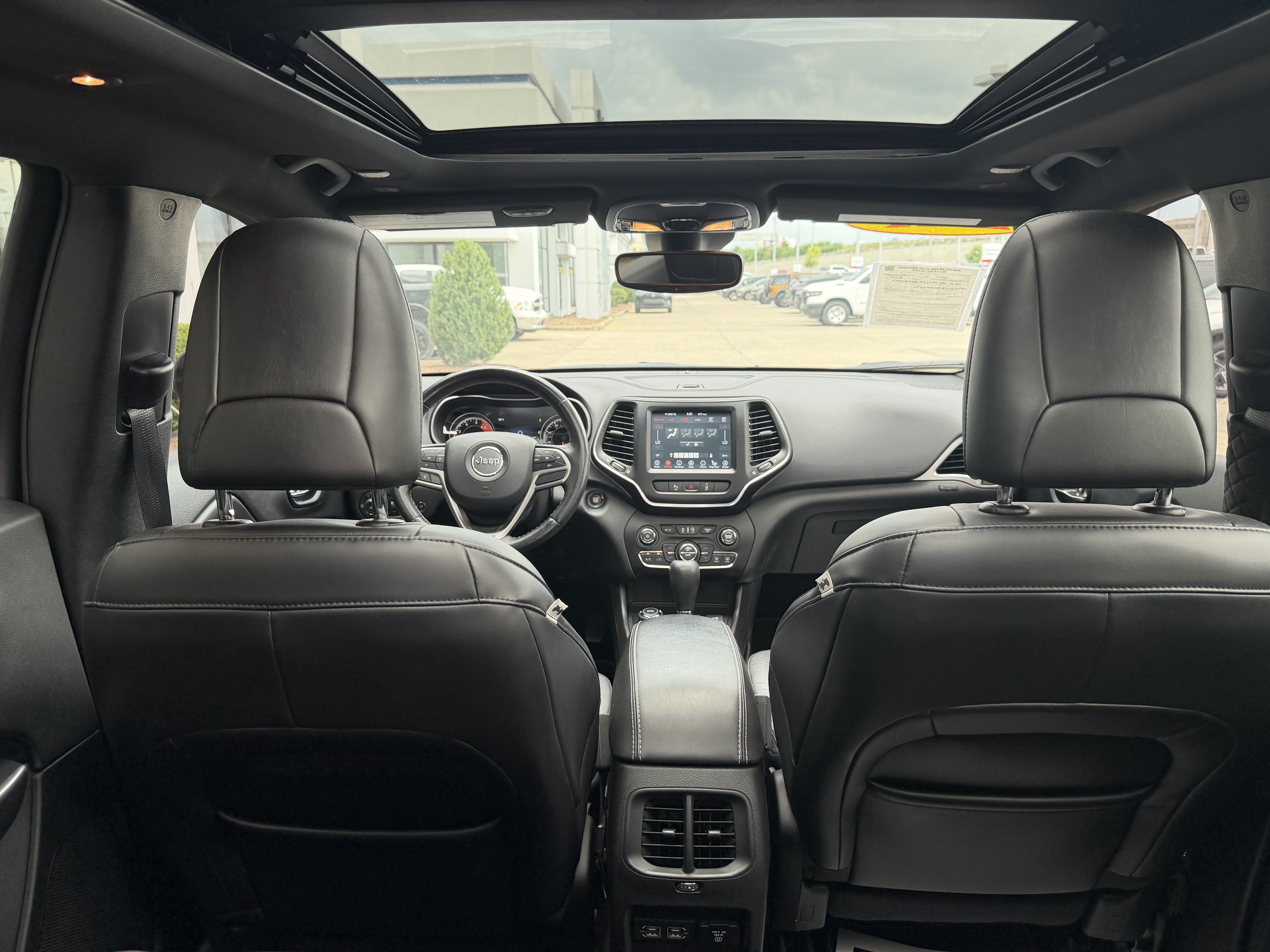 Used 2021 Jeep Cherokee Latitude Lux 80th Anniv w/ Quick Order Package 2YU 80th AWD/4WD image 17