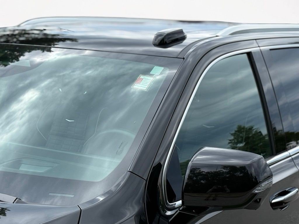 Certified 2025 Cadillac Escalade Premium Luxury Platinum w/ LPO, Floor Liner Package AWD/4WD image 7
