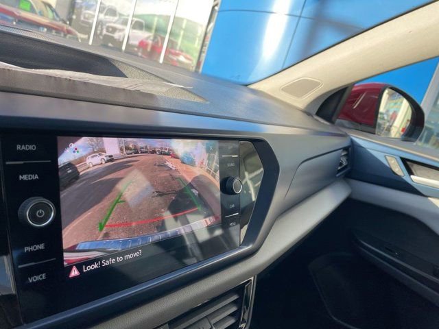 Used 2022 Volkswagen Taos SE image 18