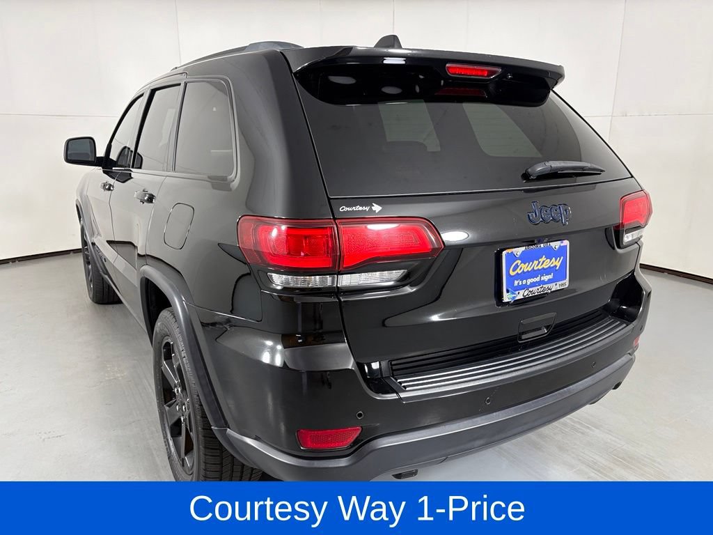 Used 2019 Jeep Grand Cherokee Laredo RWD image 8
