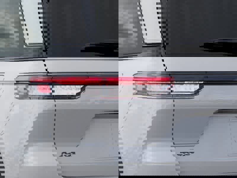 New 2026 Jeep Grand Cherokee Altitude image 9