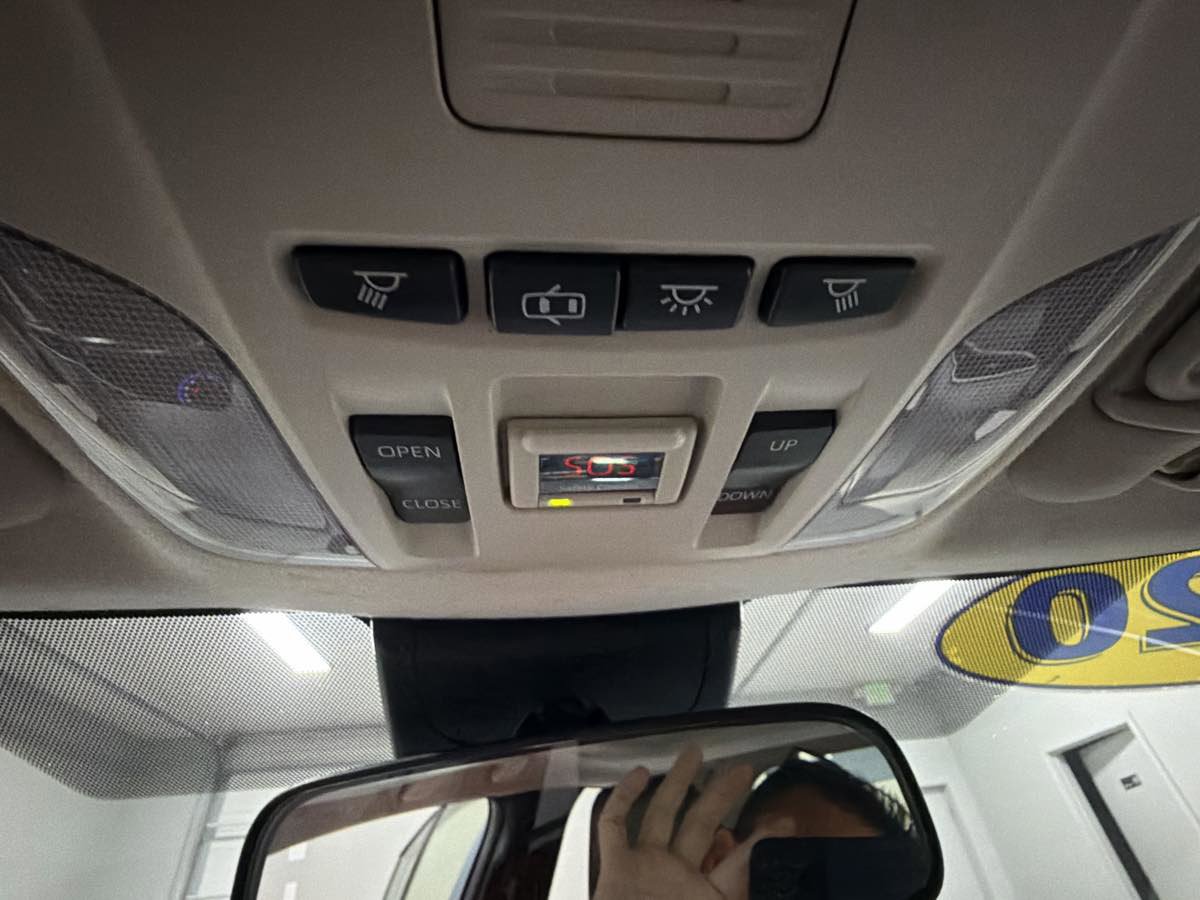 Used 2020 Toyota Corolla XLE w/ Carpet Mat Package (TMS) FWD image 27