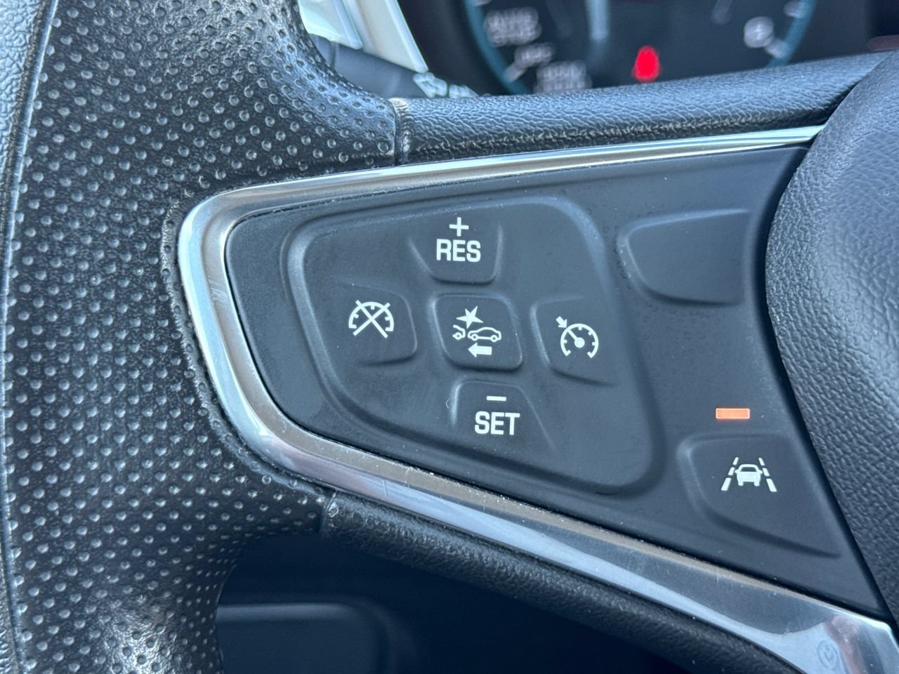 Used 2020 Chevrolet Equinox LS AWD/4WD image 27