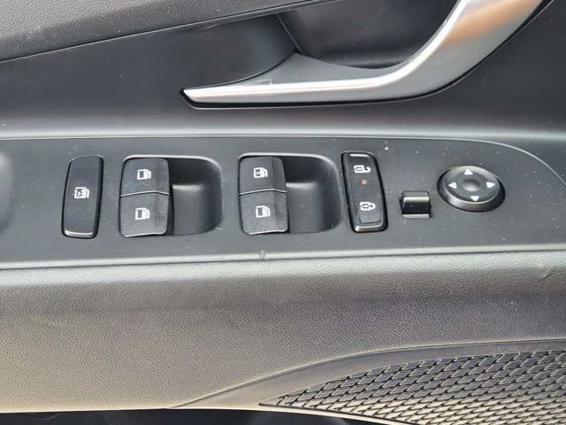Certified 2026 Hyundai Elantra SE FWD image 23
