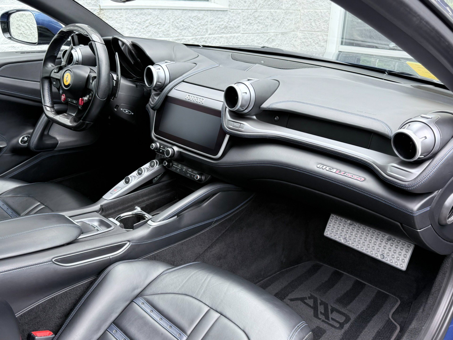 Used 2019 Ferrari GTC4Lusso AWD/4WD image 27