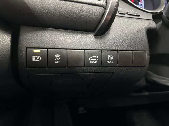 Used 2022 Toyota Camry LE FWD image 19
