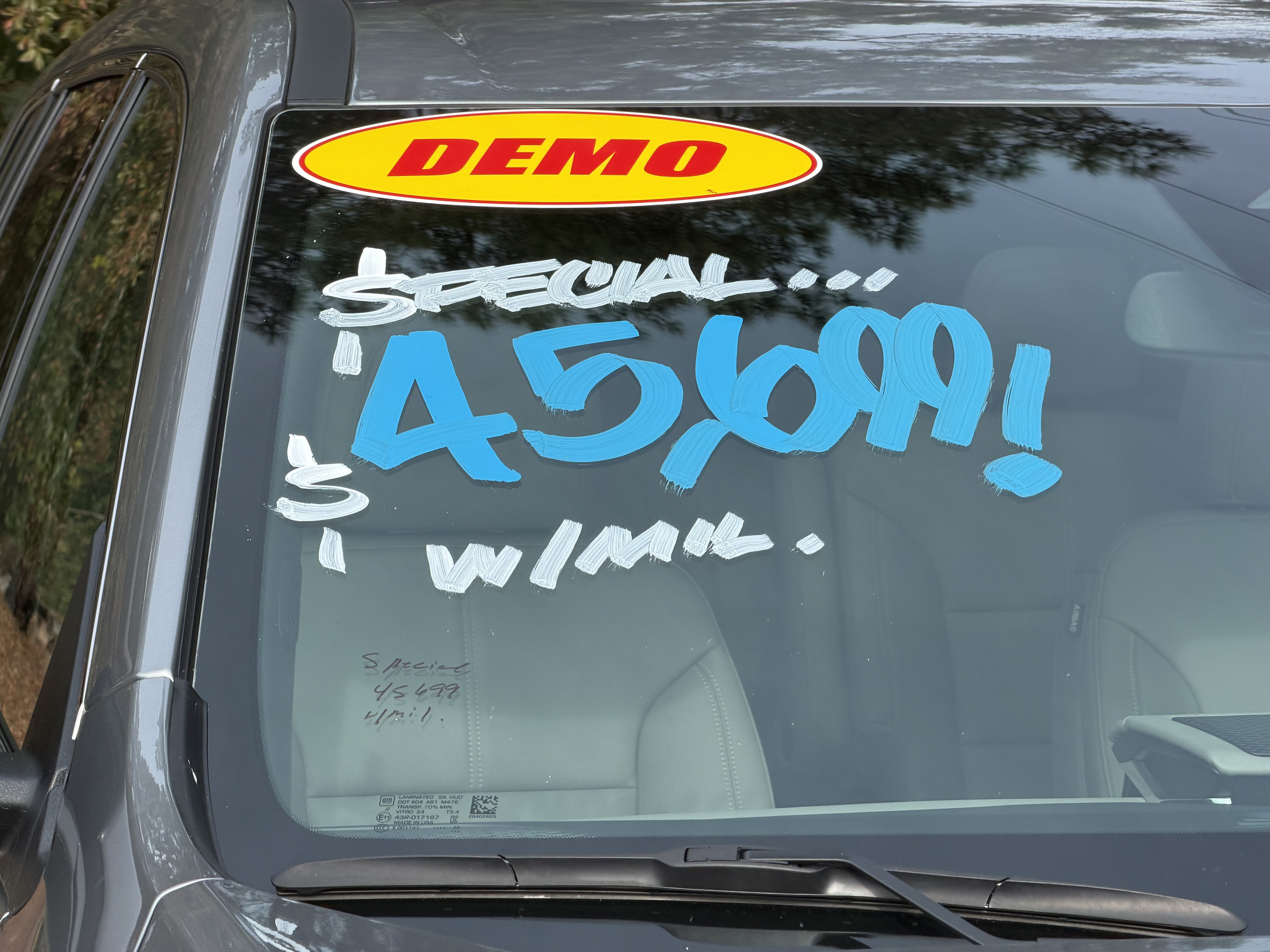 New 2025 GMC Acadia Elevation w/ Elevation Premium Package image 2