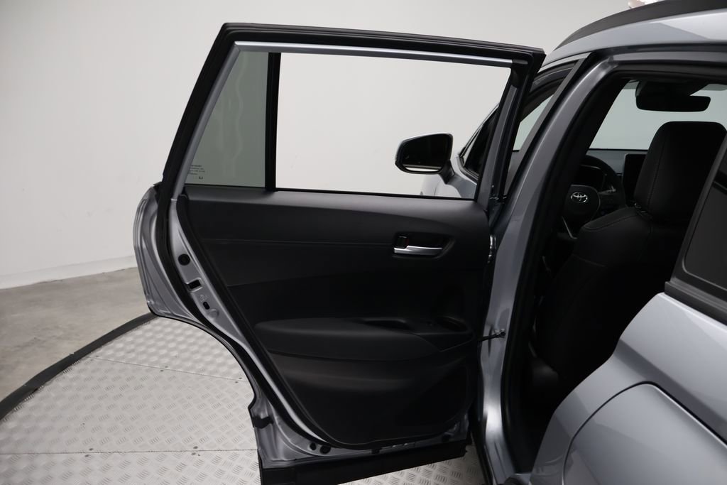 Used 2023 Toyota Corolla Cross XLE w/ Convenience Package FWD image 21