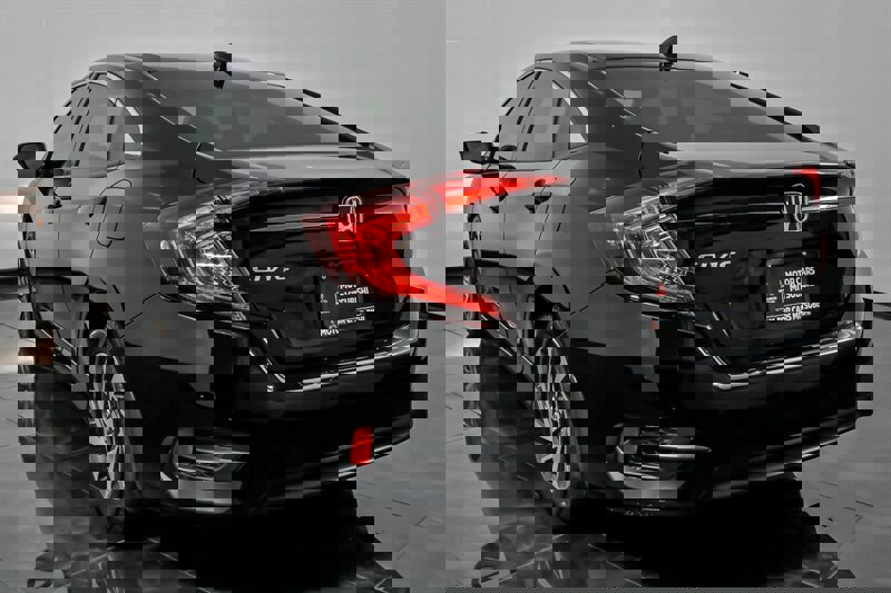 Used 2018 Honda Civic EX image 8