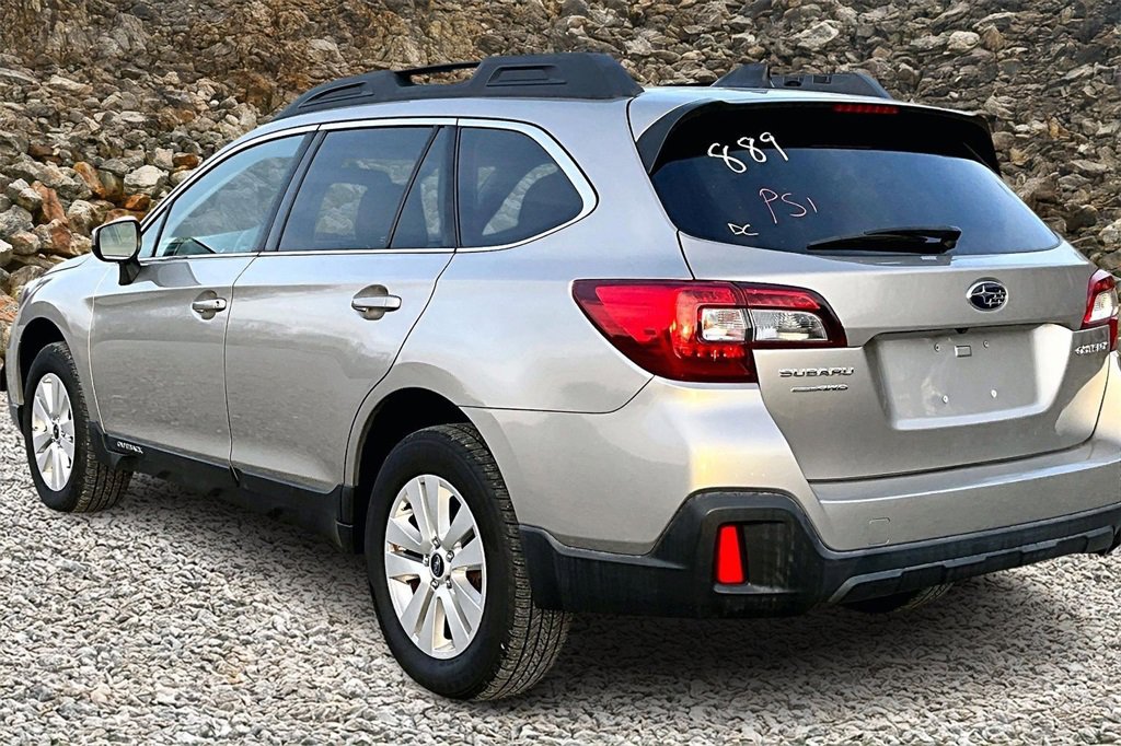 Used 2018 Subaru Outback 2.5i Premium image 10