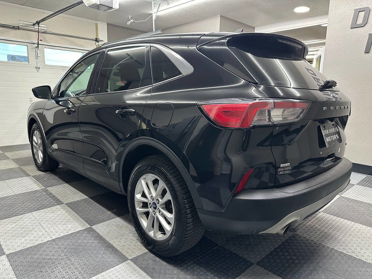 Used 2021 Ford Escape SE image 10