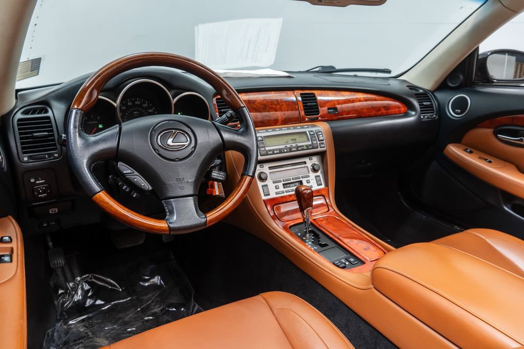 Used 2004 Lexus SC 430 Convertible RWD image 4