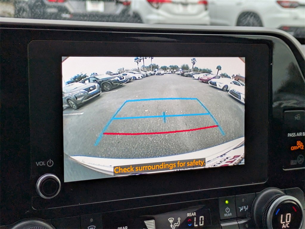 Certified 2023 Toyota Highlander LE image 24