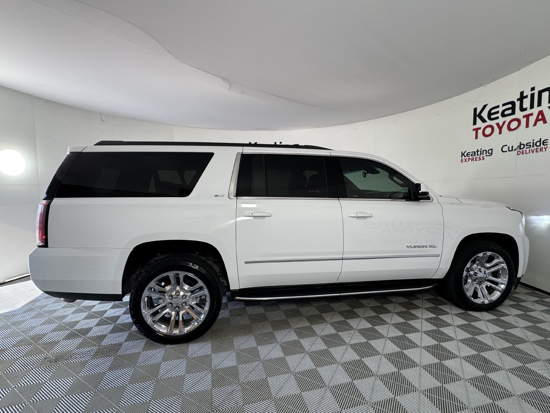 Used 2018 GMC Yukon XL SLT w/ Premium Edition RWD image 4